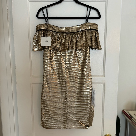 Ruffled Sequined Off-The-Shoulder Minidress
Tadashi Shoji - Picture 3 of 6